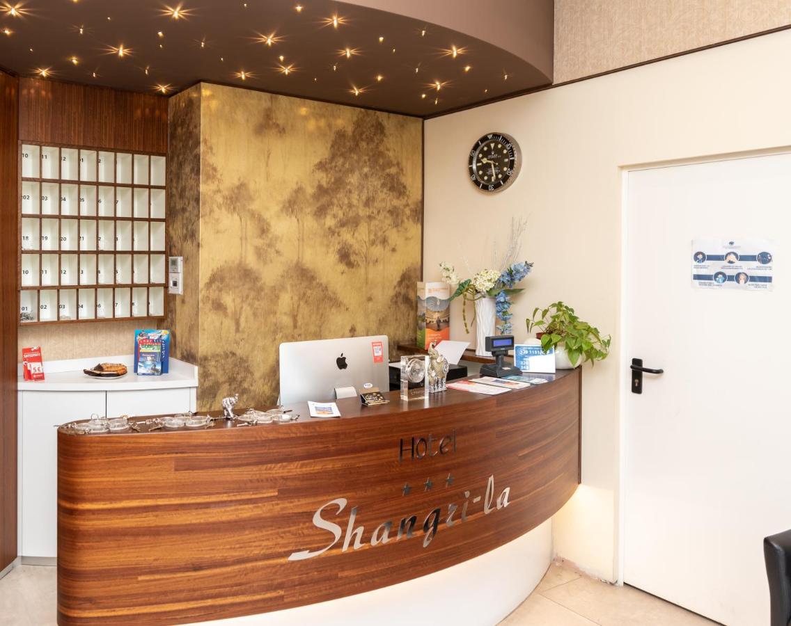 Hotel Shangri-La Ala Exterior photo